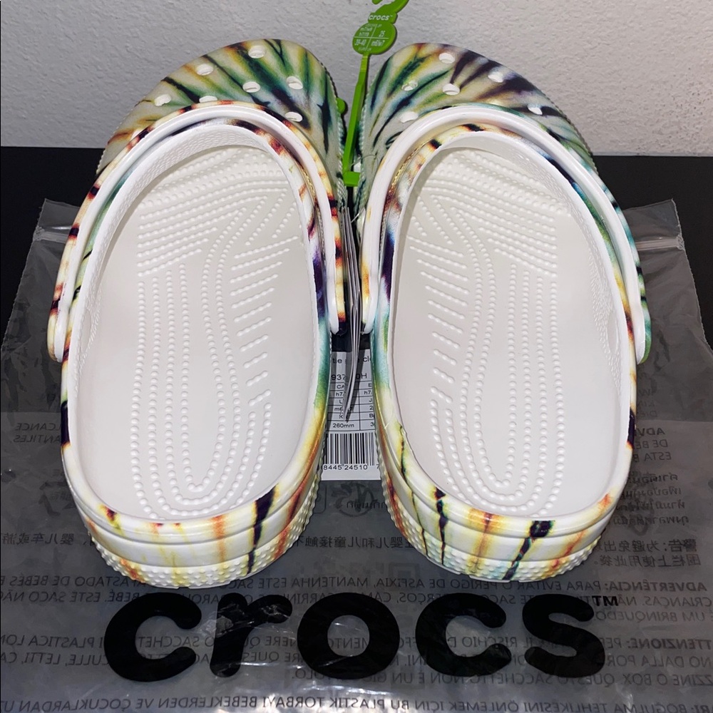 CROCS Classic Tie Dye Groovy Clog - Picture 5 of 11